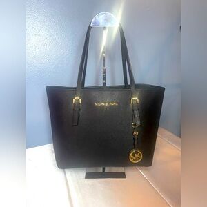 Authentic Michael Kors Purse!!! #041